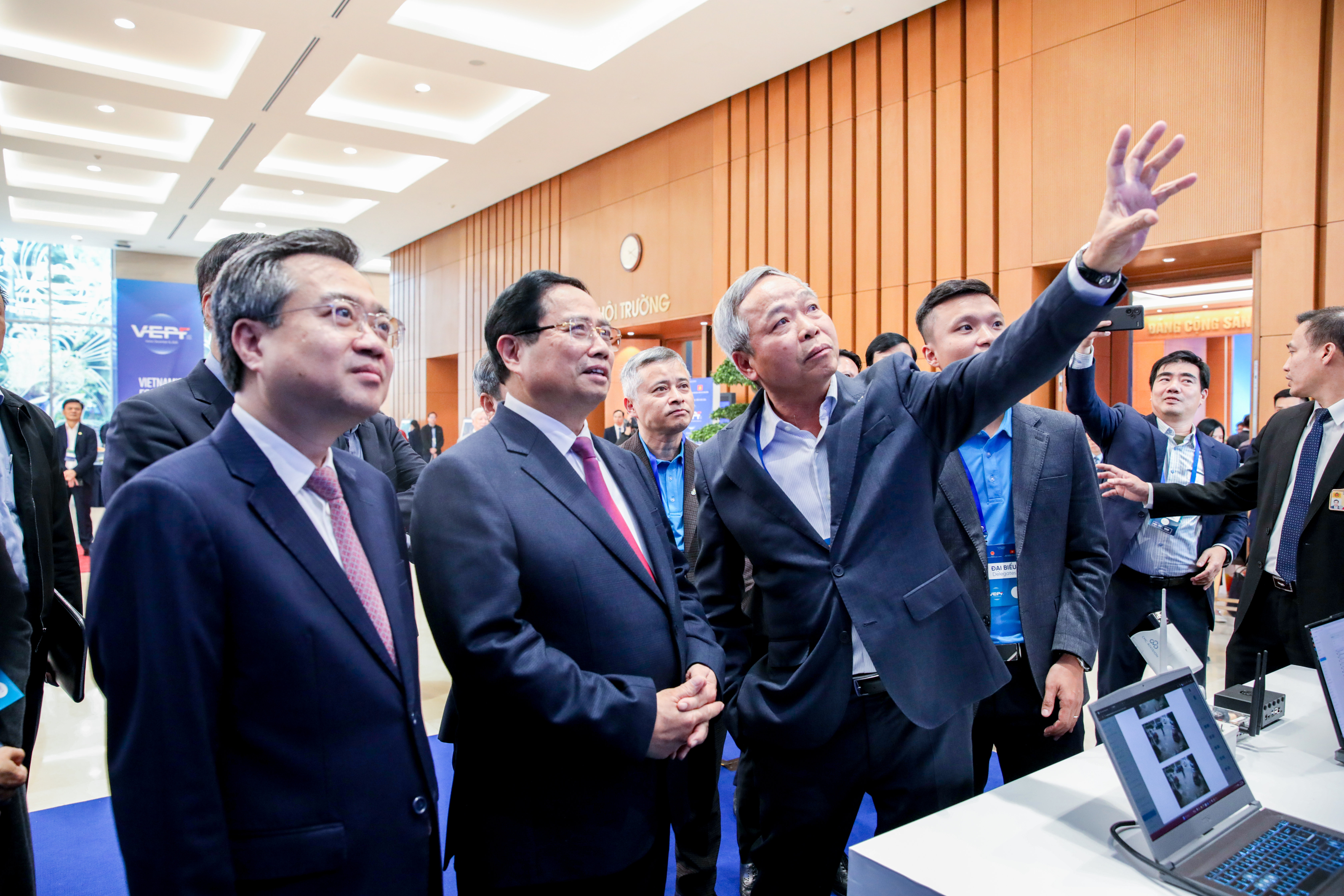 CMC at the Vietnam Economic Forum 2025: Three Policy Recommendations by Chairman Nguyễn Trung Chính.